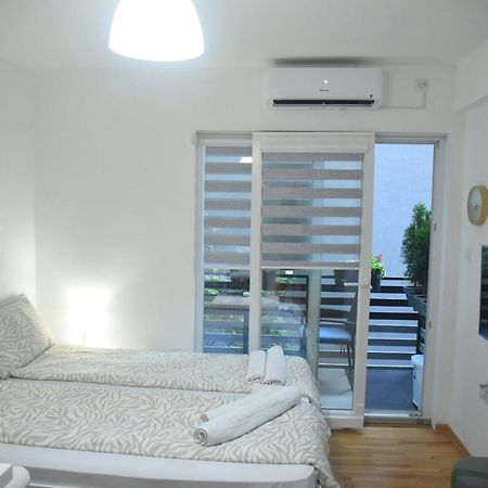 Dekart 2 Apartment Ni Extérieur photo