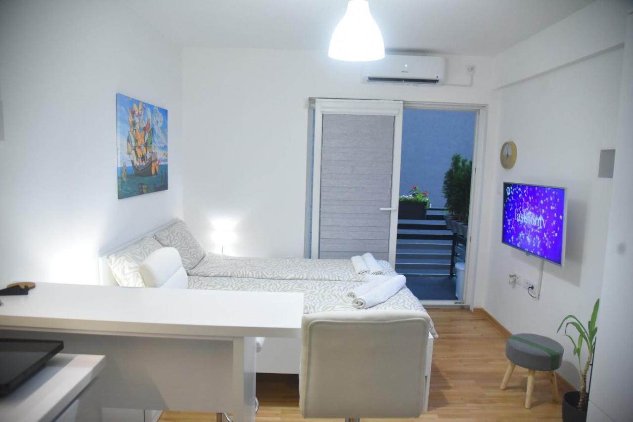 Dekart 2 Apartment Ni Extérieur photo