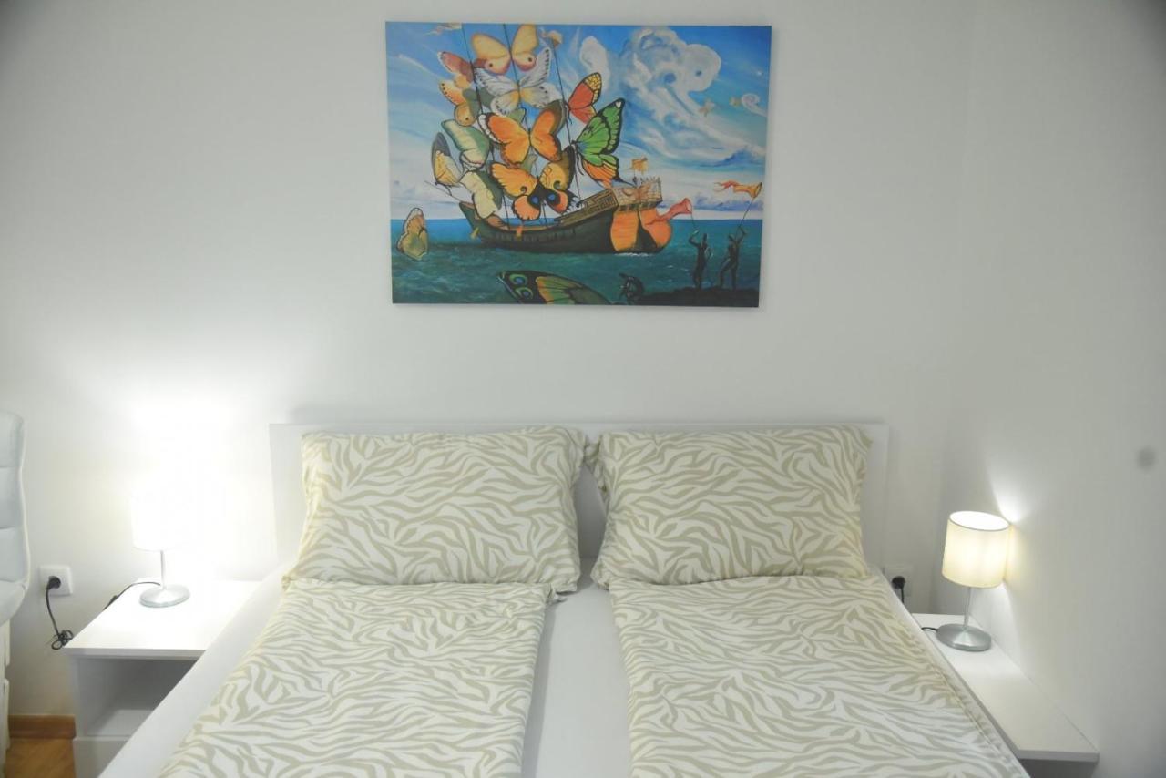 Dekart 2 Apartment Ni Extérieur photo