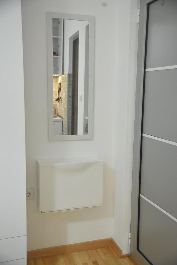 Dekart 2 Apartment Ni Extérieur photo