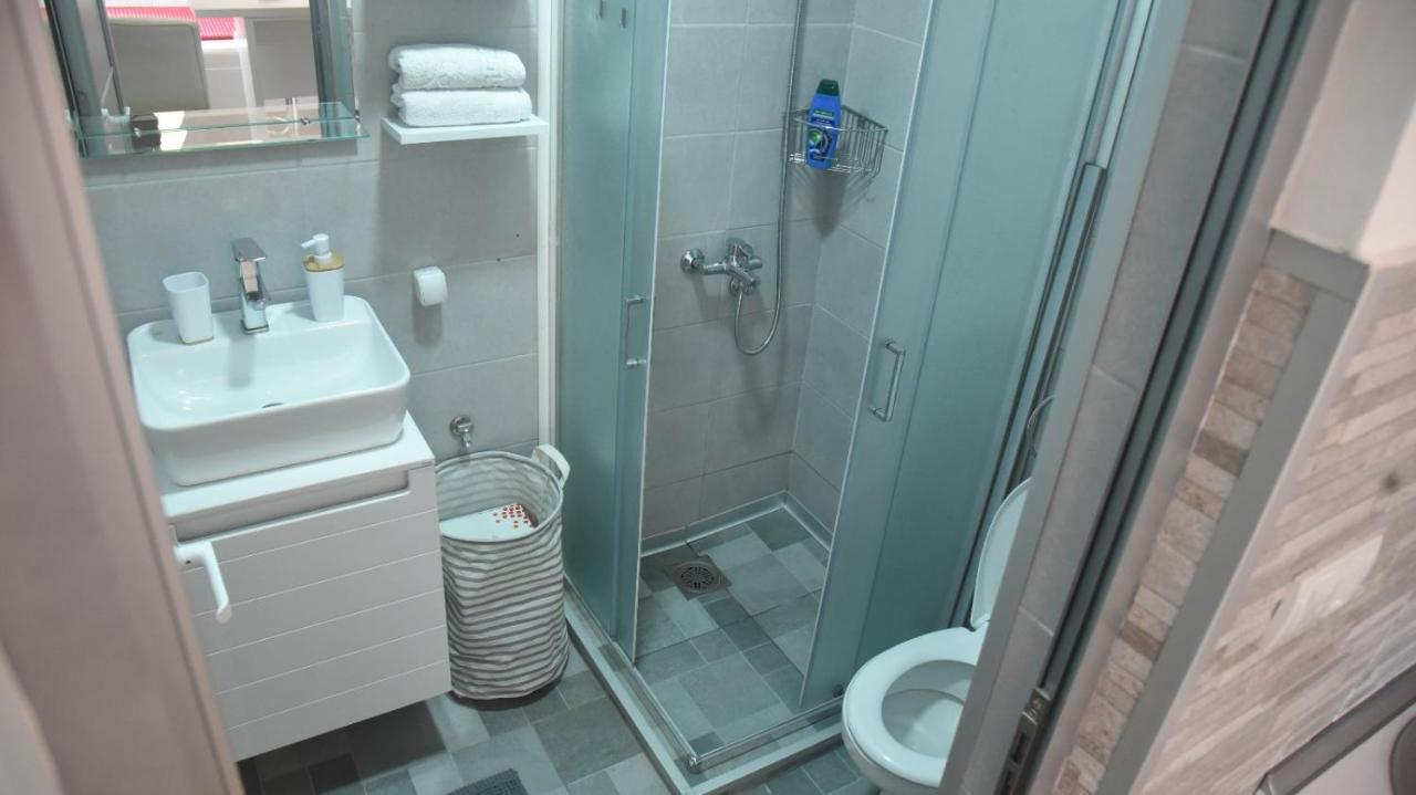 Dekart 2 Apartment Ni Extérieur photo