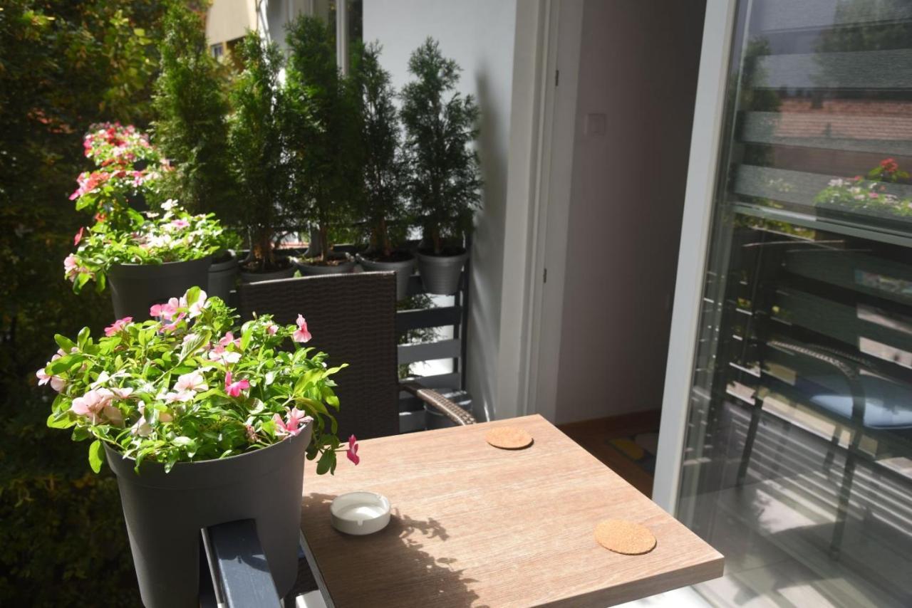 Dekart 2 Apartment Ni Extérieur photo